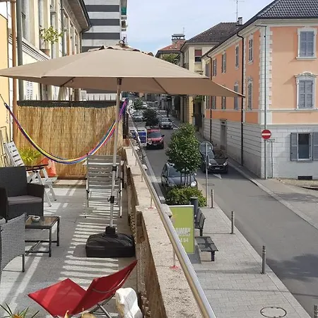 Central In With Big Balcony Muralto
